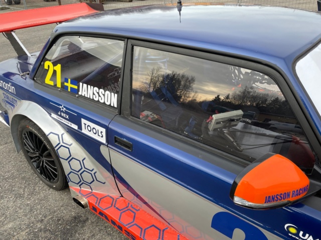 991230-26 Racing car Volvo 240 T5