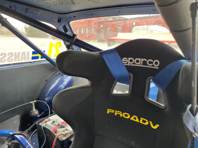 991230-32 Racing car Volvo 240 T5