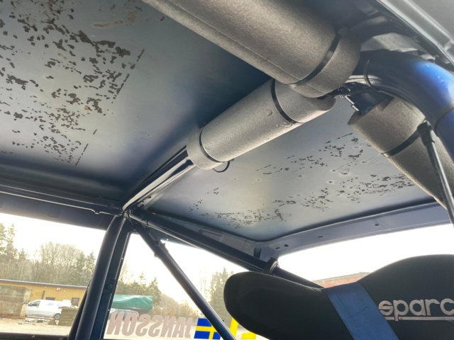 991230-35 Racing car Volvo 240 T5