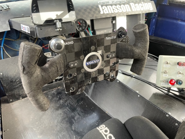 991230-38 Racing car Volvo 240 T5