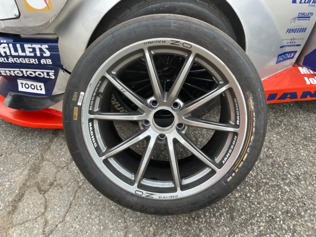 991230-46 Racing car Volvo 240 T5