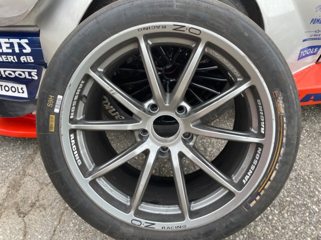 991230-49 Racing car Volvo 240 T5