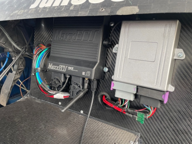 991230-51 Racing car Volvo 240 T5