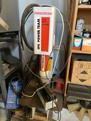 991232-1 Hydraulic Press SPX Power Team, capacity 25 tons