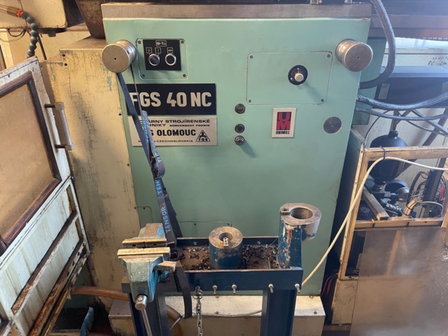 991235-15 Mill Tos FGS 40 NC BT50 1800rpm - 1985