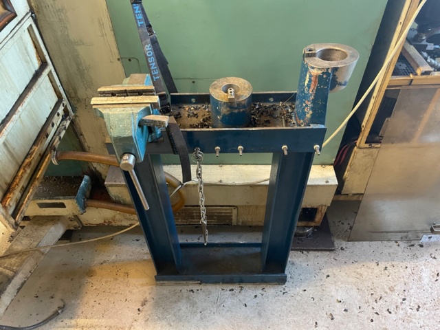 991235-16 Mill Tos FGS 40 NC BT50 1800rpm - 1985