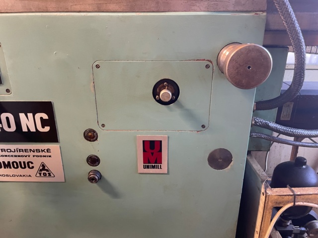 991235-19 Mill Tos FGS 40 NC BT50 1800rpm - 1985