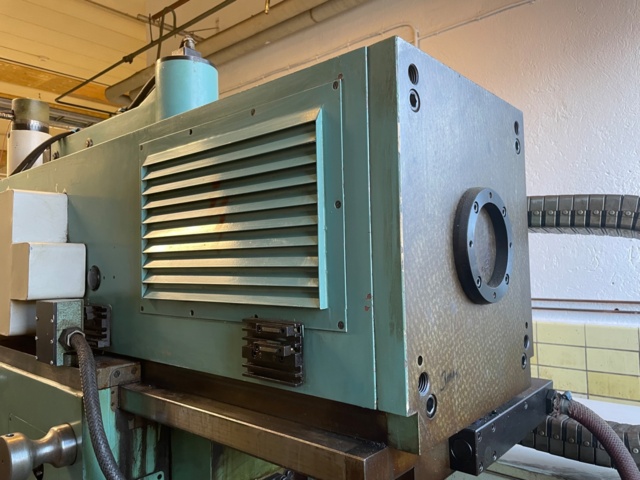 991235-22 Mill Tos FGS 40 NC BT50 1800rpm - 1985