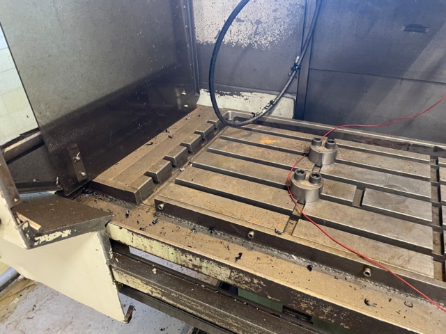 991235-34 Mill Tos FGS 40 NC BT50 1800rpm - 1985