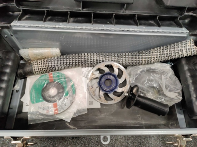 995776-6 Concrete grinder Hitachi G13SB3