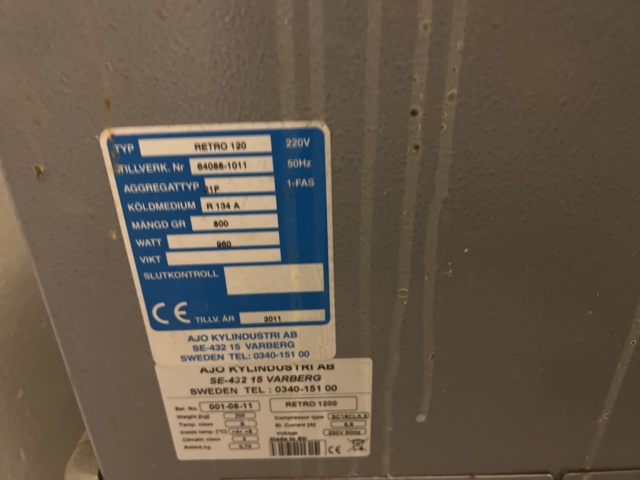 980908-7 Packing bench and display counter