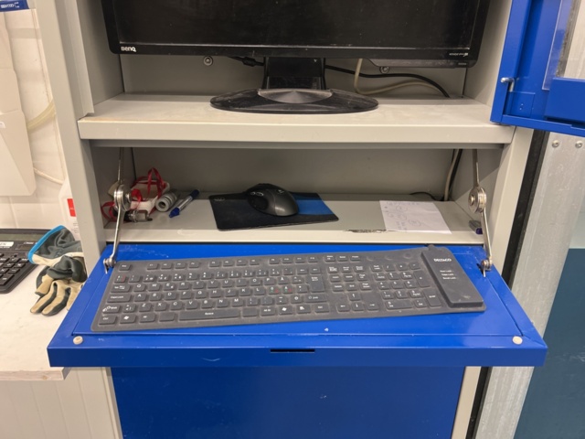 980857-4 Computer cabinet Intra.se with screen