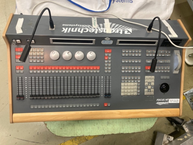 990740-1 Transtechnik Focus NT valaisinpöytä