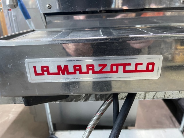 897725-5 Espresso machine La Marzocco LINEA 2AV incl. water pump and water filter