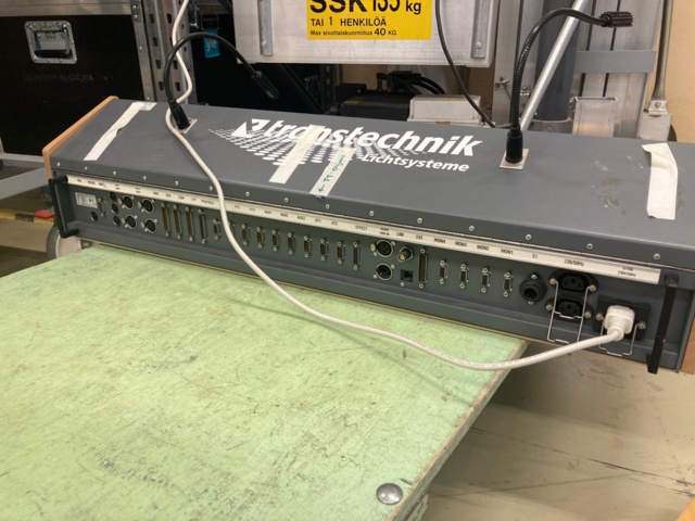 990740-8 Transtechnik Focus NT valaisinpöytä