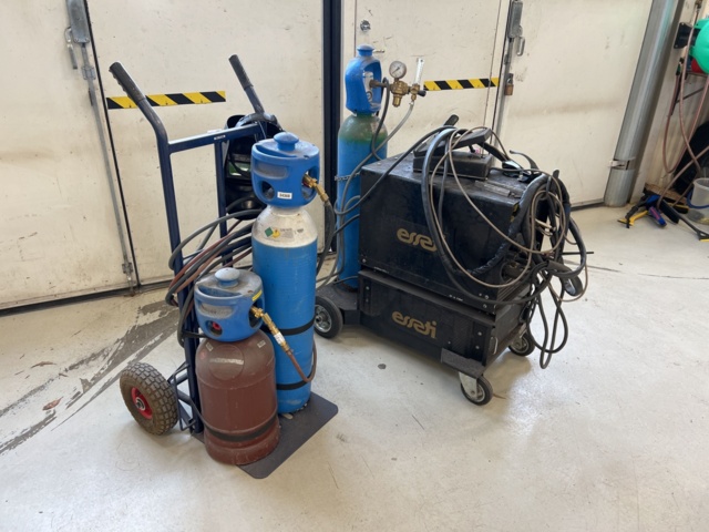 962713-1 TIG welding Esseti 250 and gas welding trolley