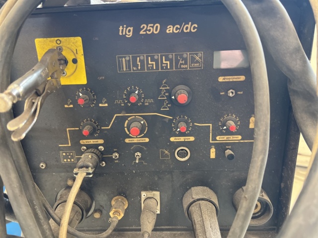 962713-5 TIG welding Esseti 250 and gas welding trolley