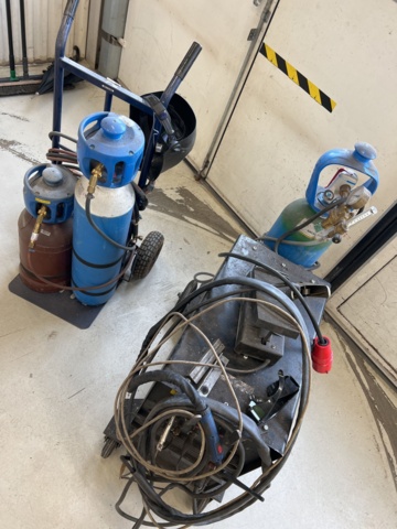 962713-9 TIG welding Esseti 250 and gas welding trolley