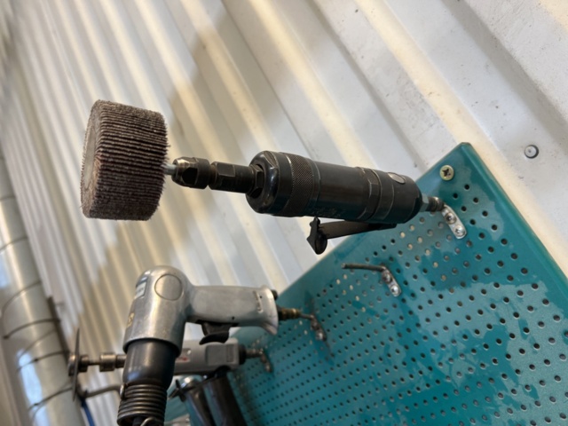 962716-2 Collection of pneumatic grinding tools