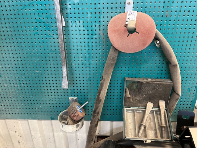 962716-6 Collection of pneumatic grinding tools