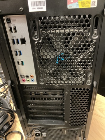 961884-16 Gaming computer with 2 screens