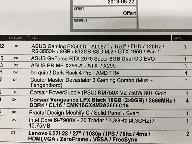 961884-20 Gaming computer with 2 screens