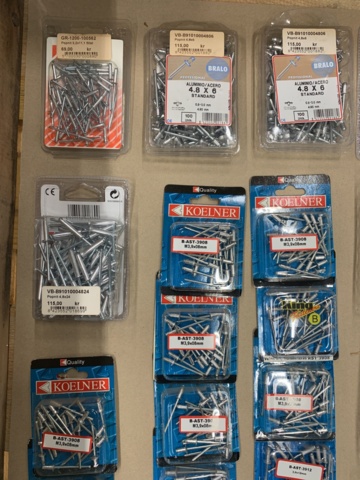 1000530-2 Assortment with pop rivets
