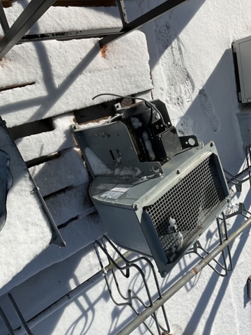 961893-8 2 Fans Fan Woods