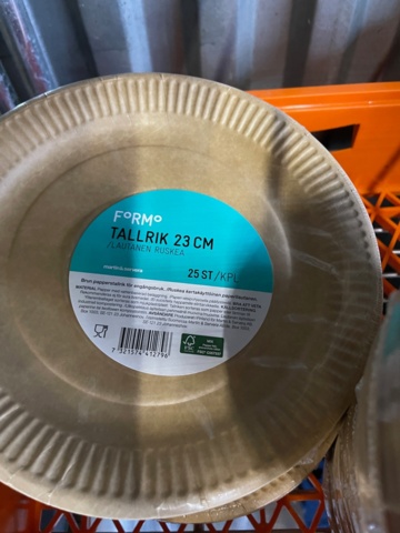 897746-5 Lot of disposable plates, see pictures, cutlery, paper straws, serviettes