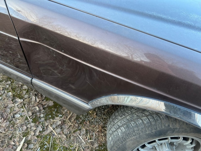 993526-7 Mercedes-Benz 380 SEC - 1983