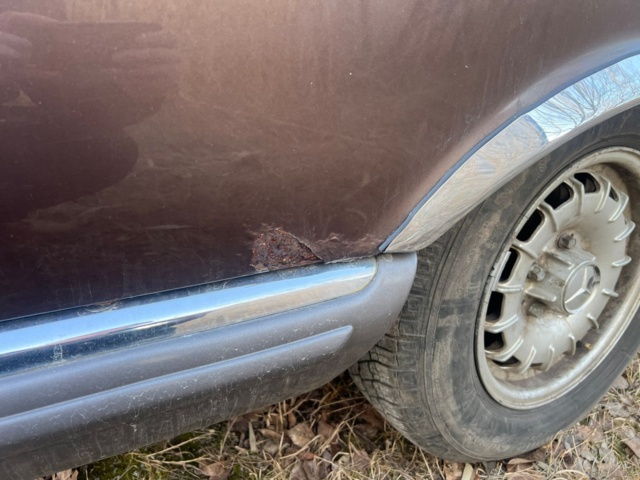 993526-8 Mercedes-Benz 380 SEC - 1983