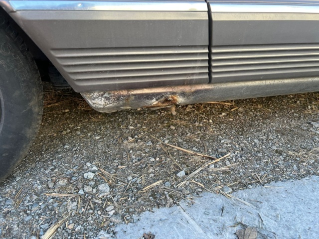 993526-20 Mercedes-Benz 380 SEC - 1983