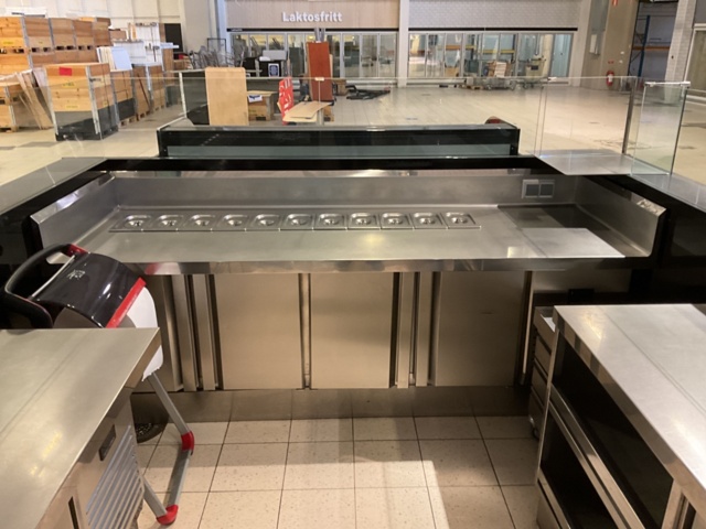 961903-17 Complete Sushi Bar