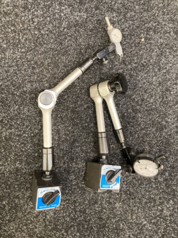 1000997-1 Universal stand with indicator clock and rocker indicator