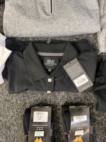 1002609-7 Assortment of work clothes