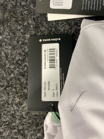 1002609-31 Assortment of work clothes