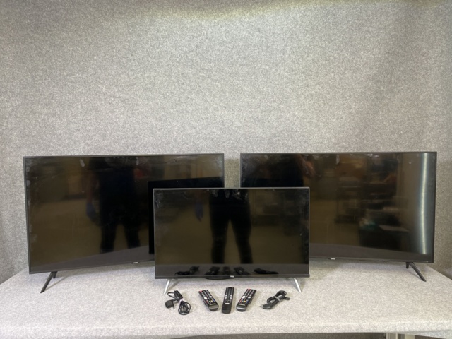 921572-3 TV/monitors, 3 pcs (Samsung and TCL)