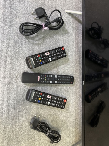 921572-4 TV/monitors, 3 pcs (Samsung and TCL)