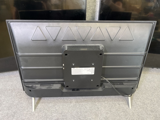 921572-6 TV/monitors, 3 pcs (Samsung and TCL)