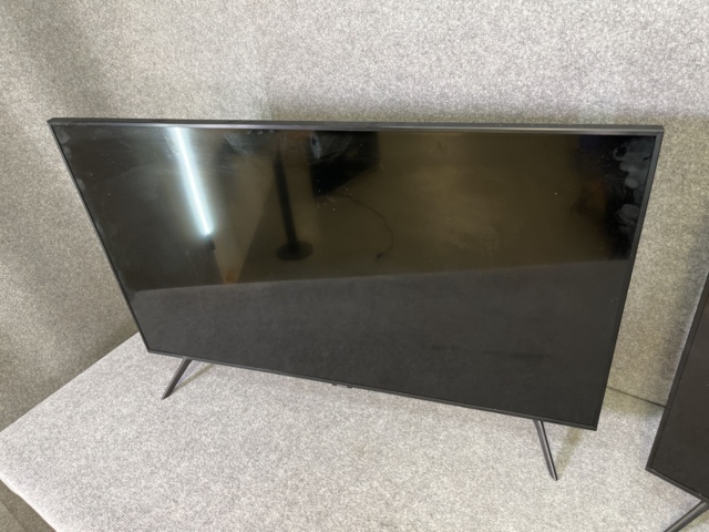 921572-8 TV/monitors, 3 pcs (Samsung and TCL)