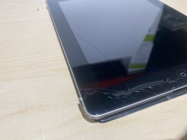 957776-9 iPad 16GB Wi-Fi + Cellular (3rd generation)