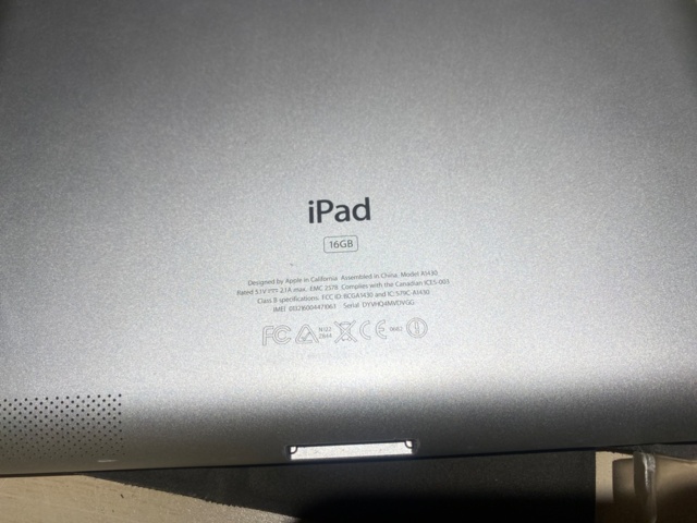 957776-10 iPad 16GB Wi-Fi + Cellular (3rd generation)