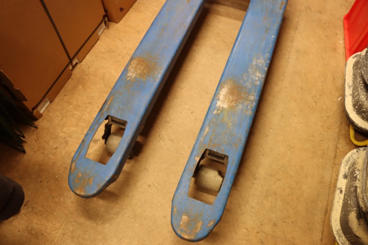 930971-6 Pallet puller