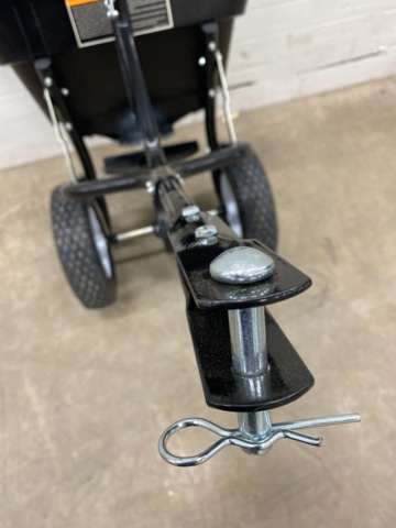 1002974-3 Spreader trailer for ride-on lawnmowers