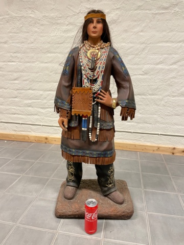 1003386-1 Indian woman