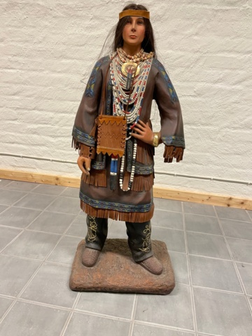 1003386-3 Indian woman