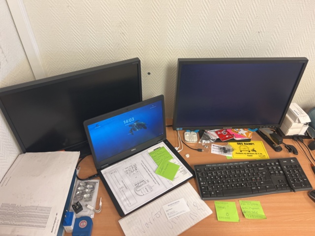 1001187-1 Computers 2 pc 4 screens