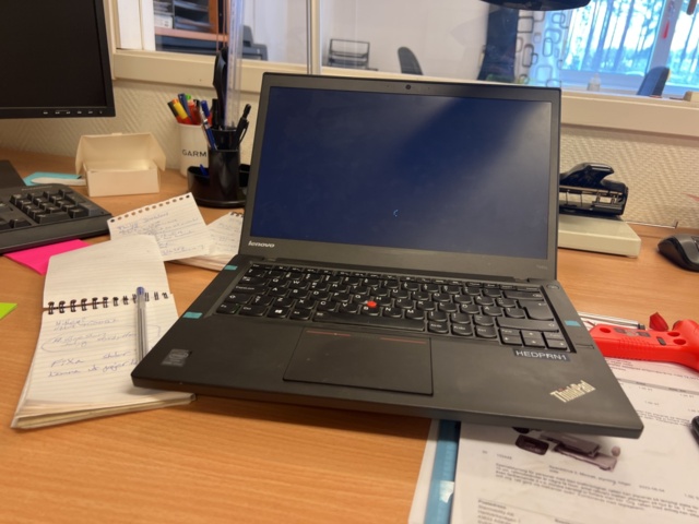 1001187-7 Computers 2 pc 4 screens