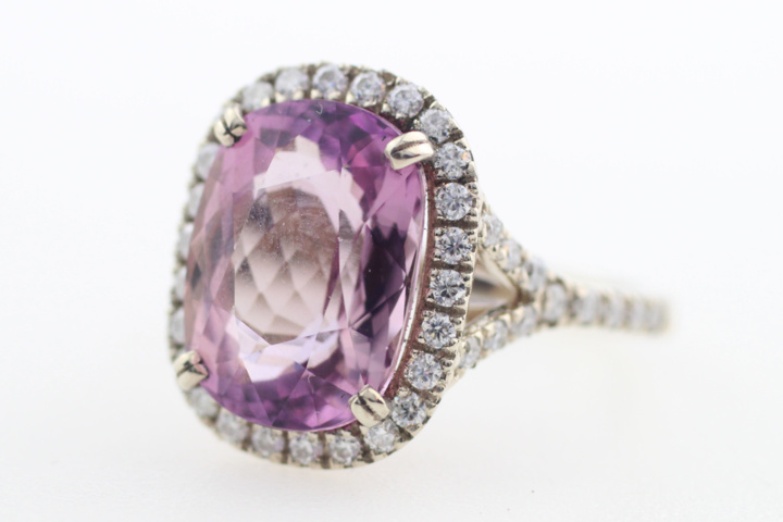 1003949-2 Ring 14K Vitguld med Rosa Fancy Tanzanit