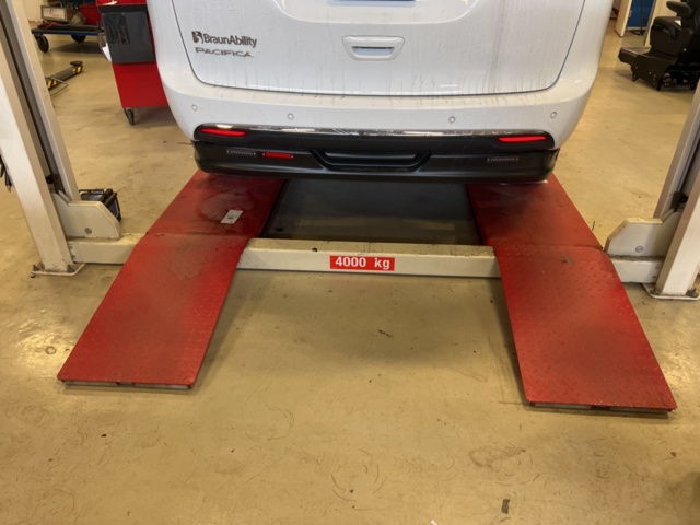 1001181-2 4-pillar lift Stertil Koni ST-4040 -2013